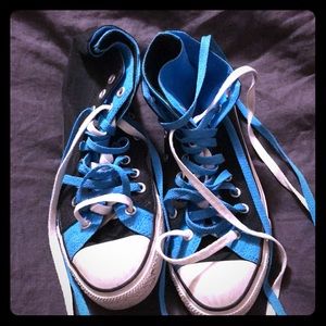 Converse sneakers a little wear on the white part